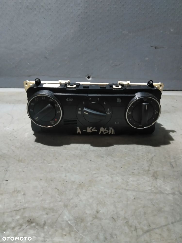 Panel nawiewu W169 A1699000900 - 1