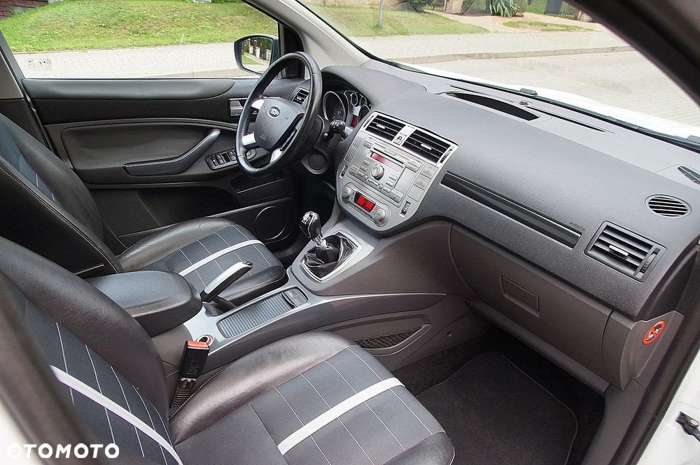 Ford Kuga 2.0 TDCi 4x4 Titanium - 17