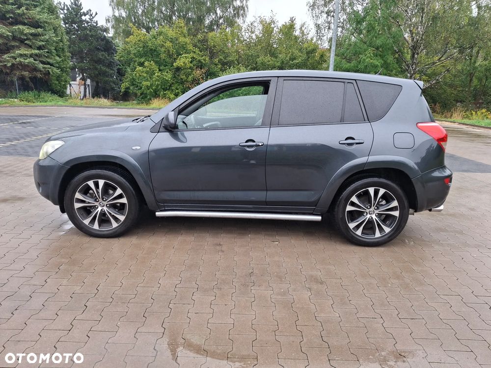 Toyota RAV4 - 10