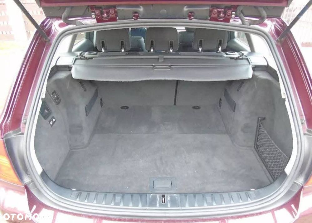 BMW Seria 3 318i - 4