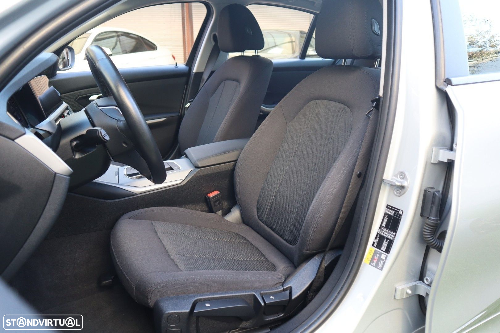 BMW 330 e Corporate Edition Auto - 32