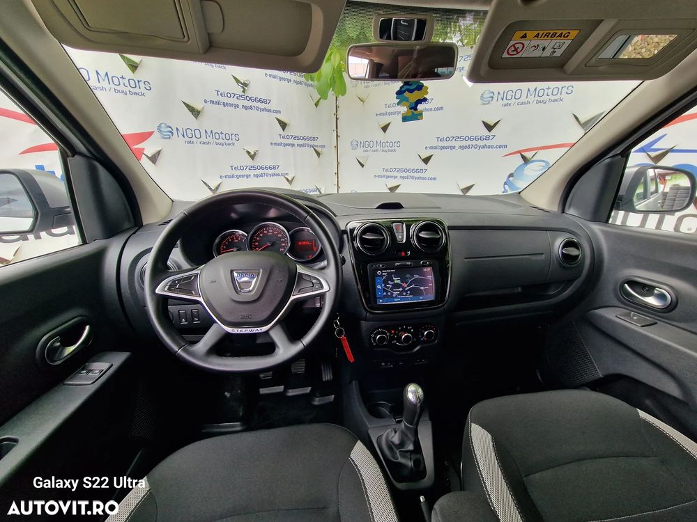 Dacia Lodgy TCe 115 Stepway Celebration - 4