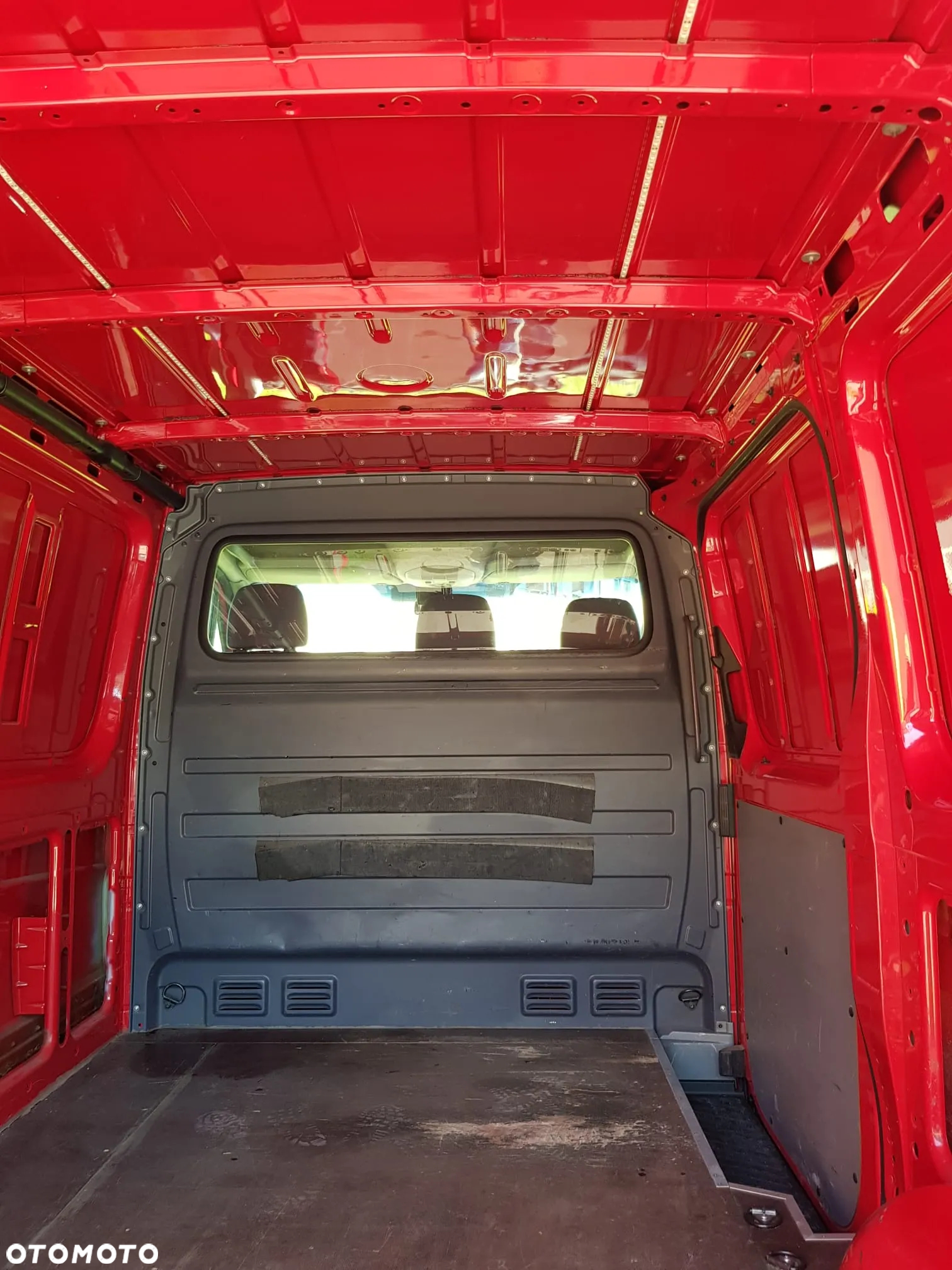 Mercedes-Benz Sprinter - 14