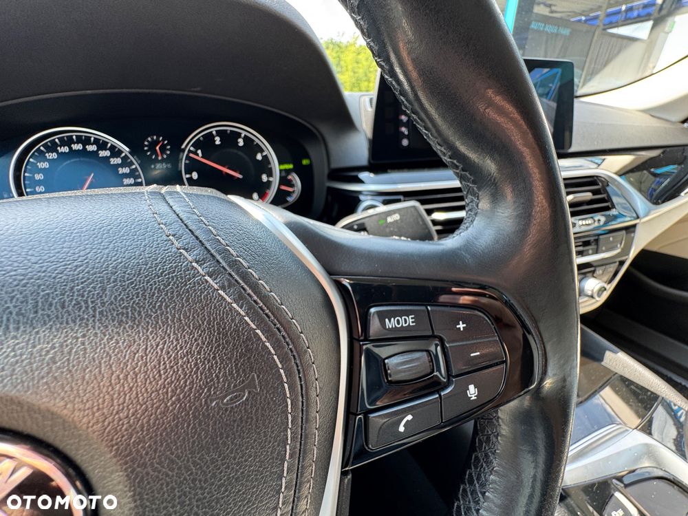 BMW Seria 5 520d Efficient Dynamics Luxury Line - 19