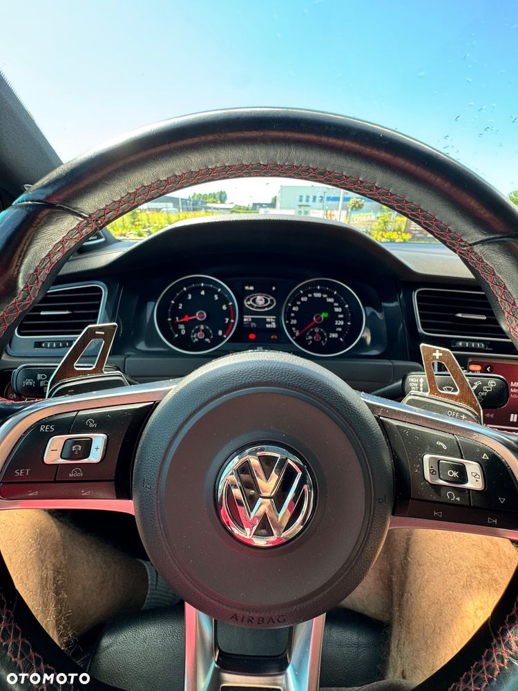 Volkswagen Golf GTI Performance BlueMotion Technology DSG - 2