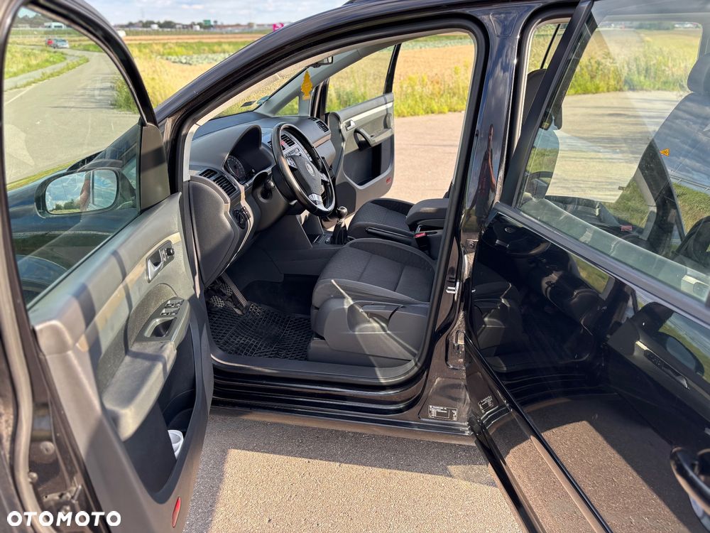 Volkswagen Touran - 6