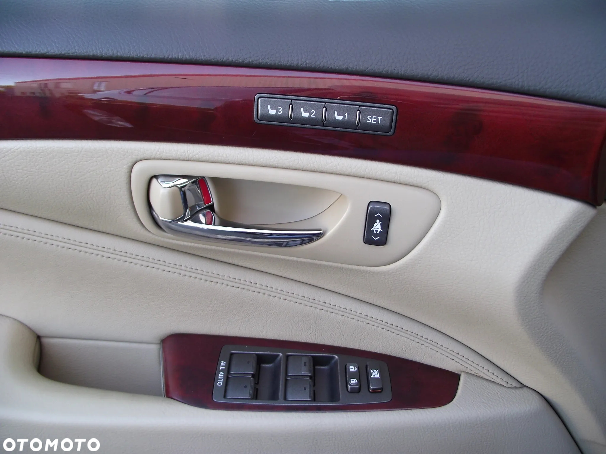 Lexus LS 460 Impression Line - 24