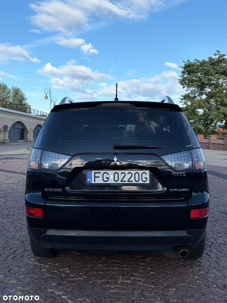 Mitsubishi Outlander 2.4 4WD Intense - 2