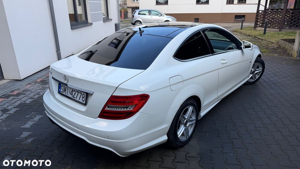 Mercedes-Benz Klasa C 250 CGI BlueEff Sport - 6