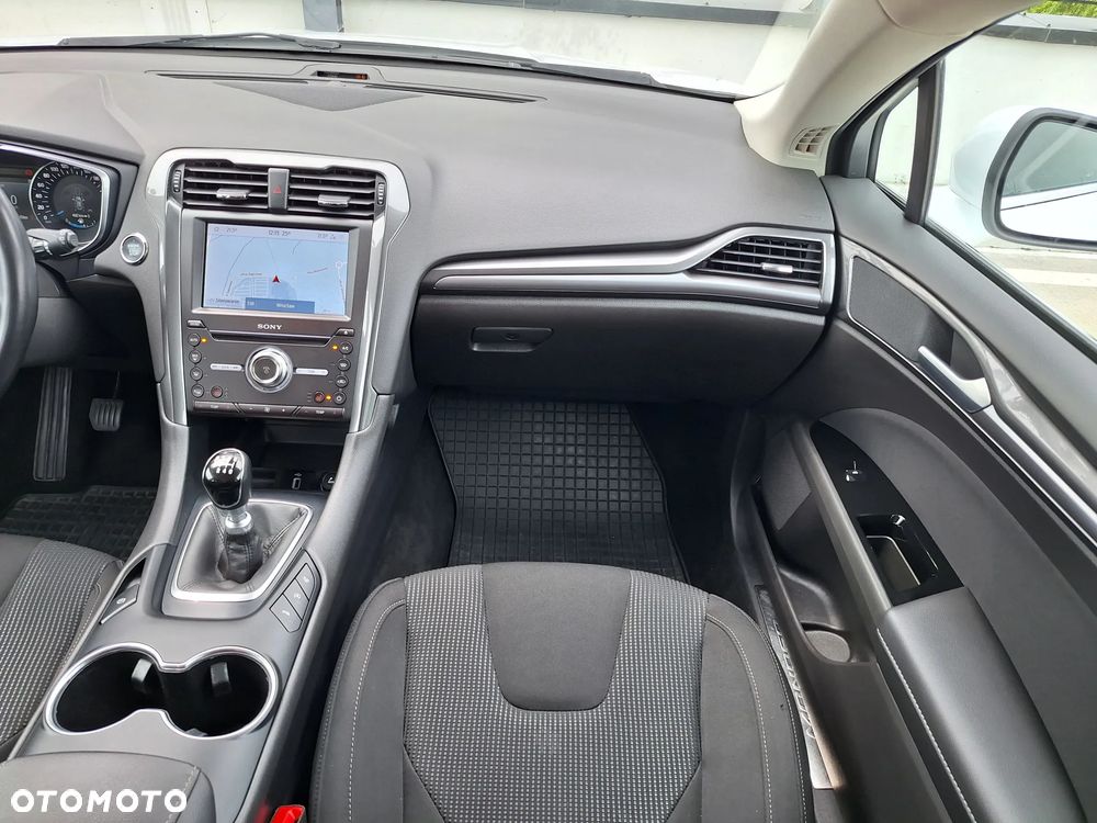 Ford Mondeo 2.0 EcoBlue Titanium - 28