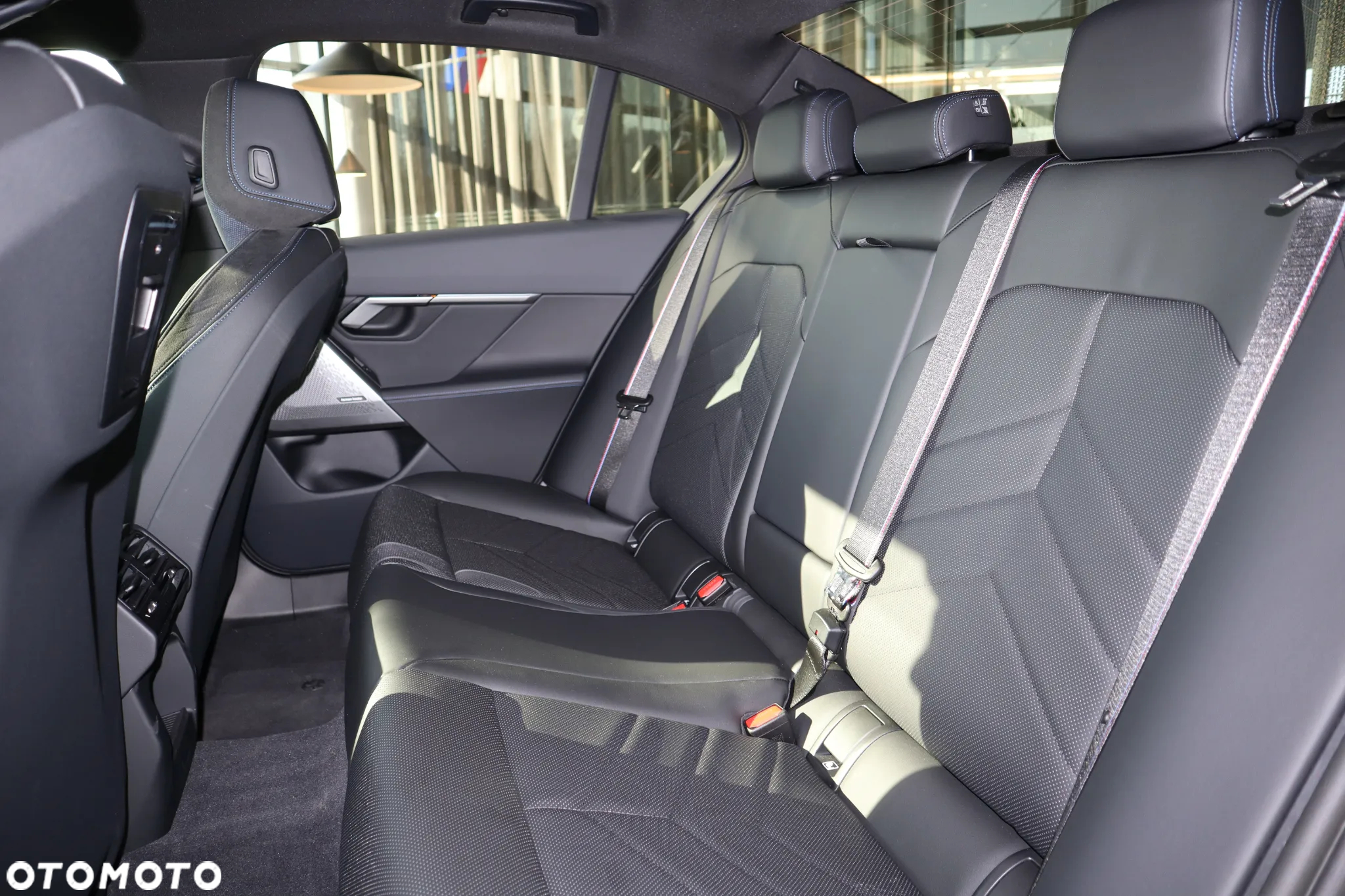 BMW Seria 5 520d xDrive mHEV M Sport - 27
