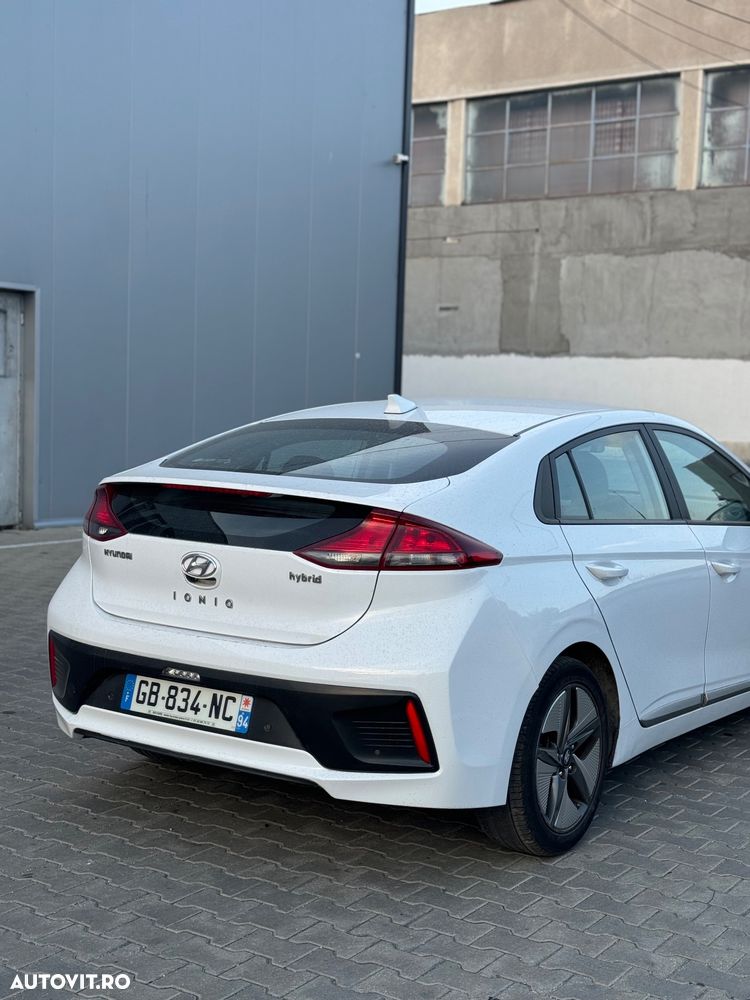 Hyundai IONIQ - 8