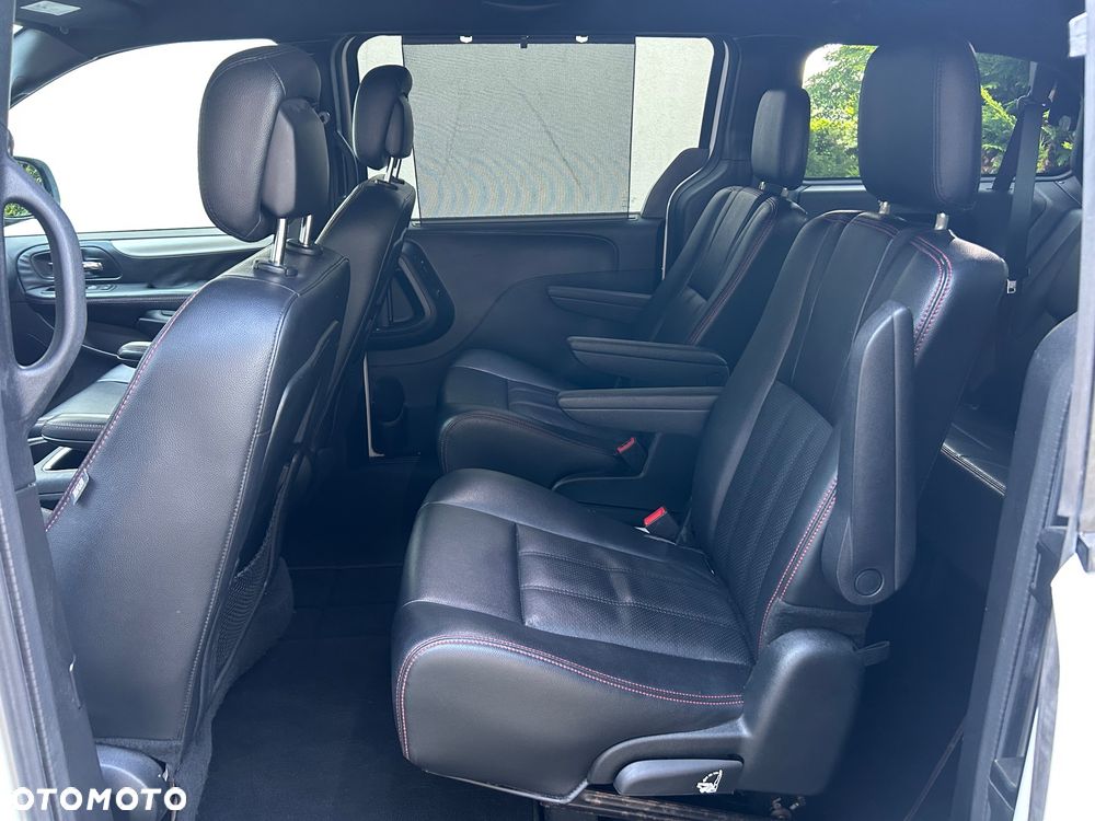 Dodge Grand Caravan - 6