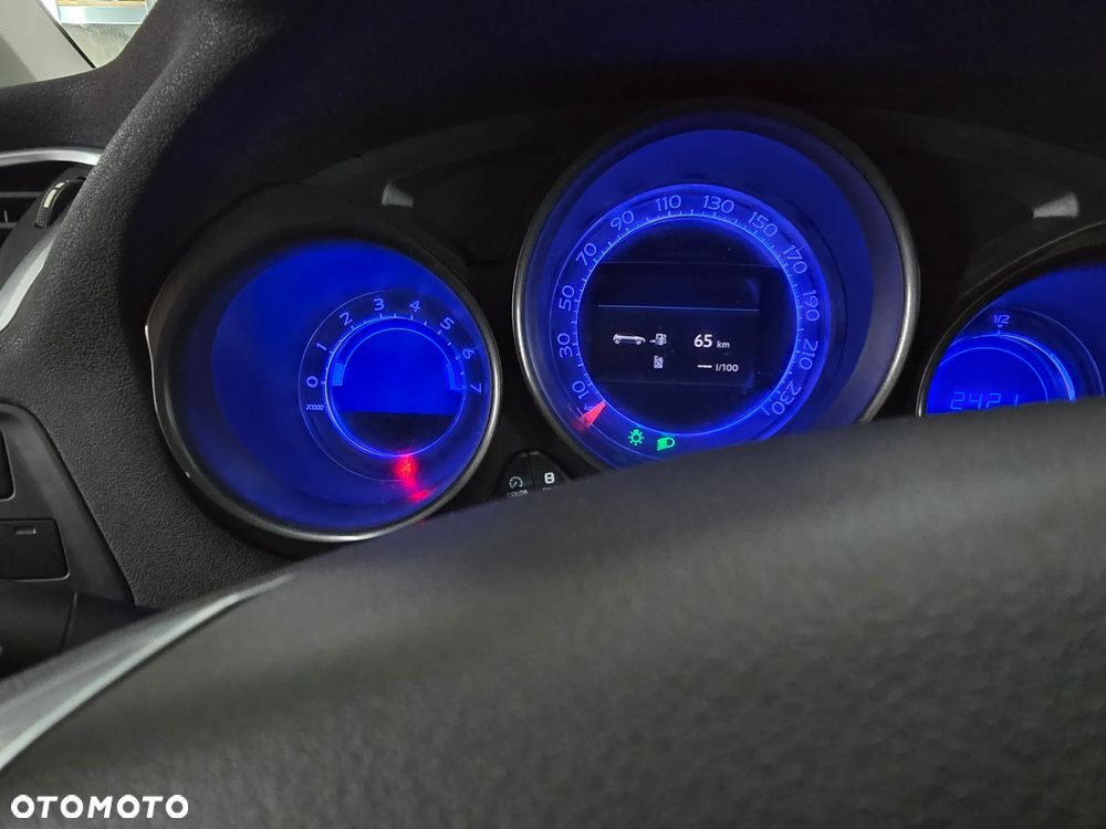 Citroën C4 VTi 120 Style - 32