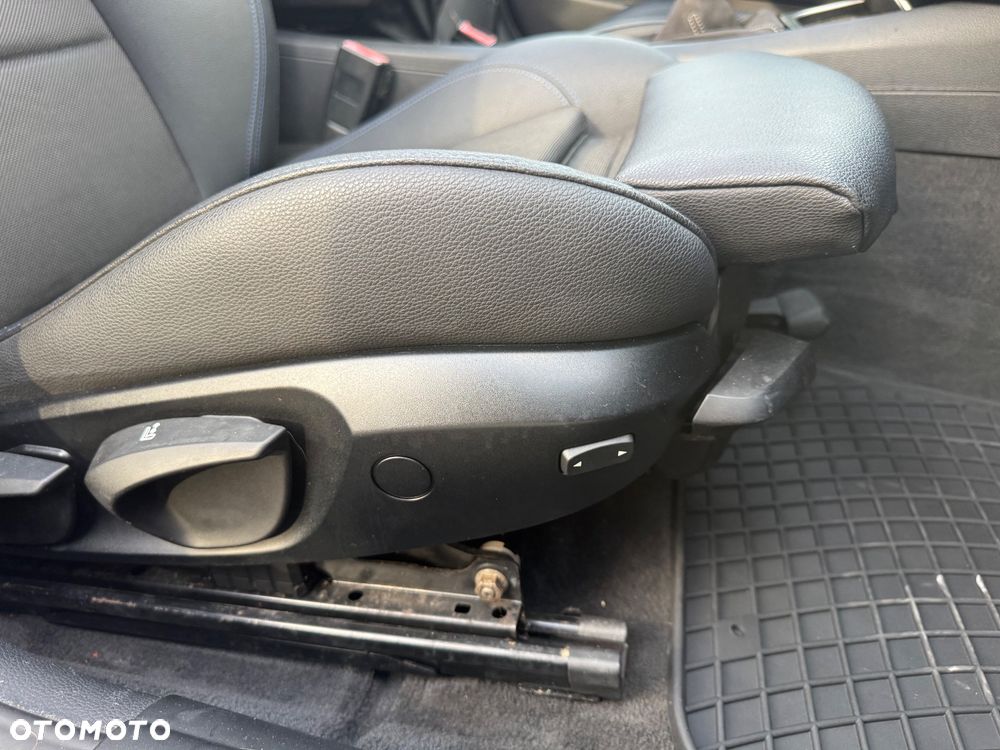 BMW Seria 1 118d - 14