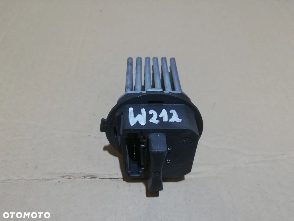 REZYSTOR OPORNICA JEŻ DMUCHAWY MERCEDES W212 5HL008941-30 - 2