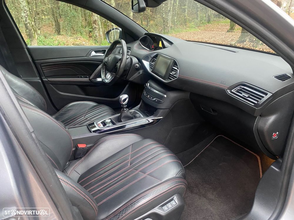 Peugeot 308 1.2 PureTech GT Line - 4