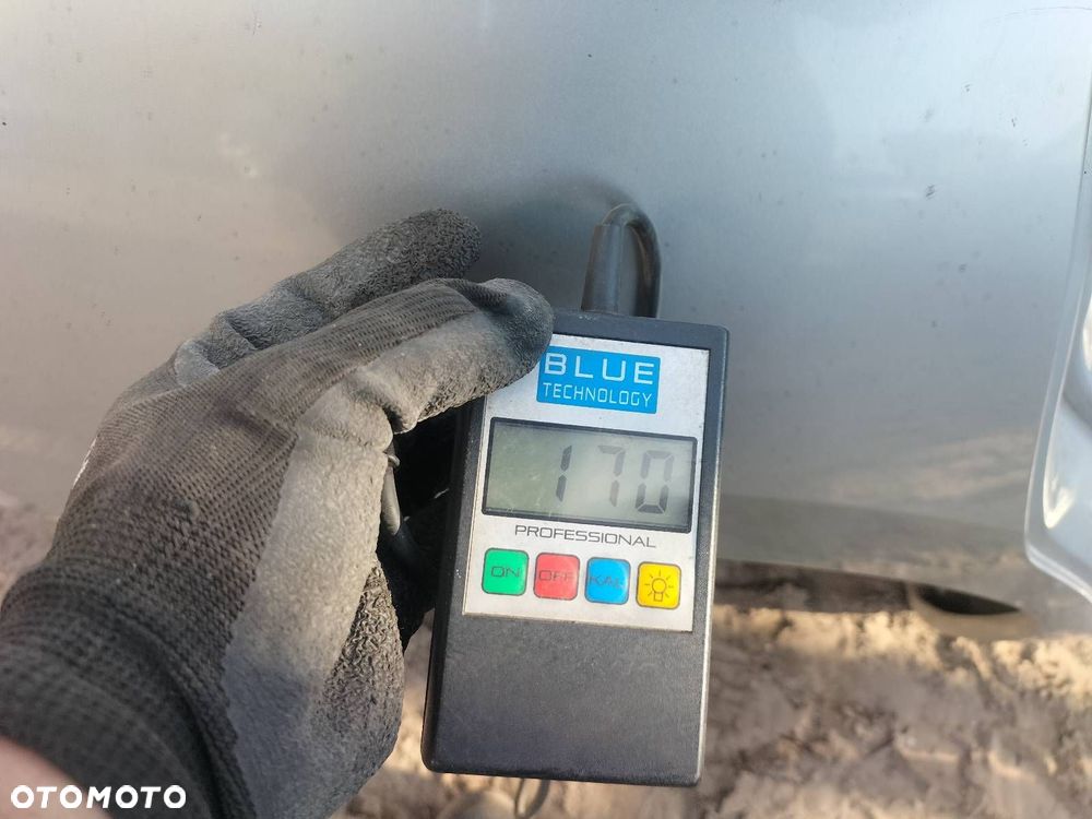 ĆWIARTKA BŁOTNIK PRAWY TYŁ TOYOTA AURIS I HB 5D 06-09 1C0 - 5