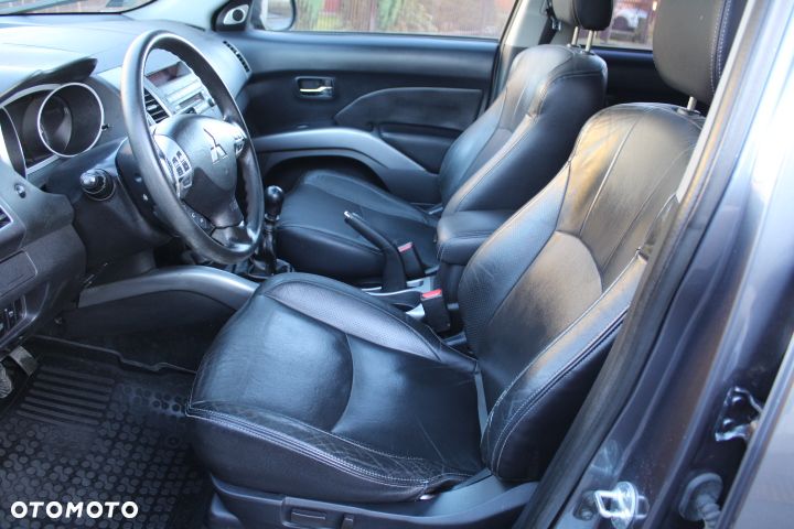 Mitsubishi Outlander - 16