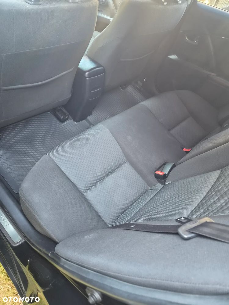 Toyota Avensis 2.0 Sol EU5 - 17