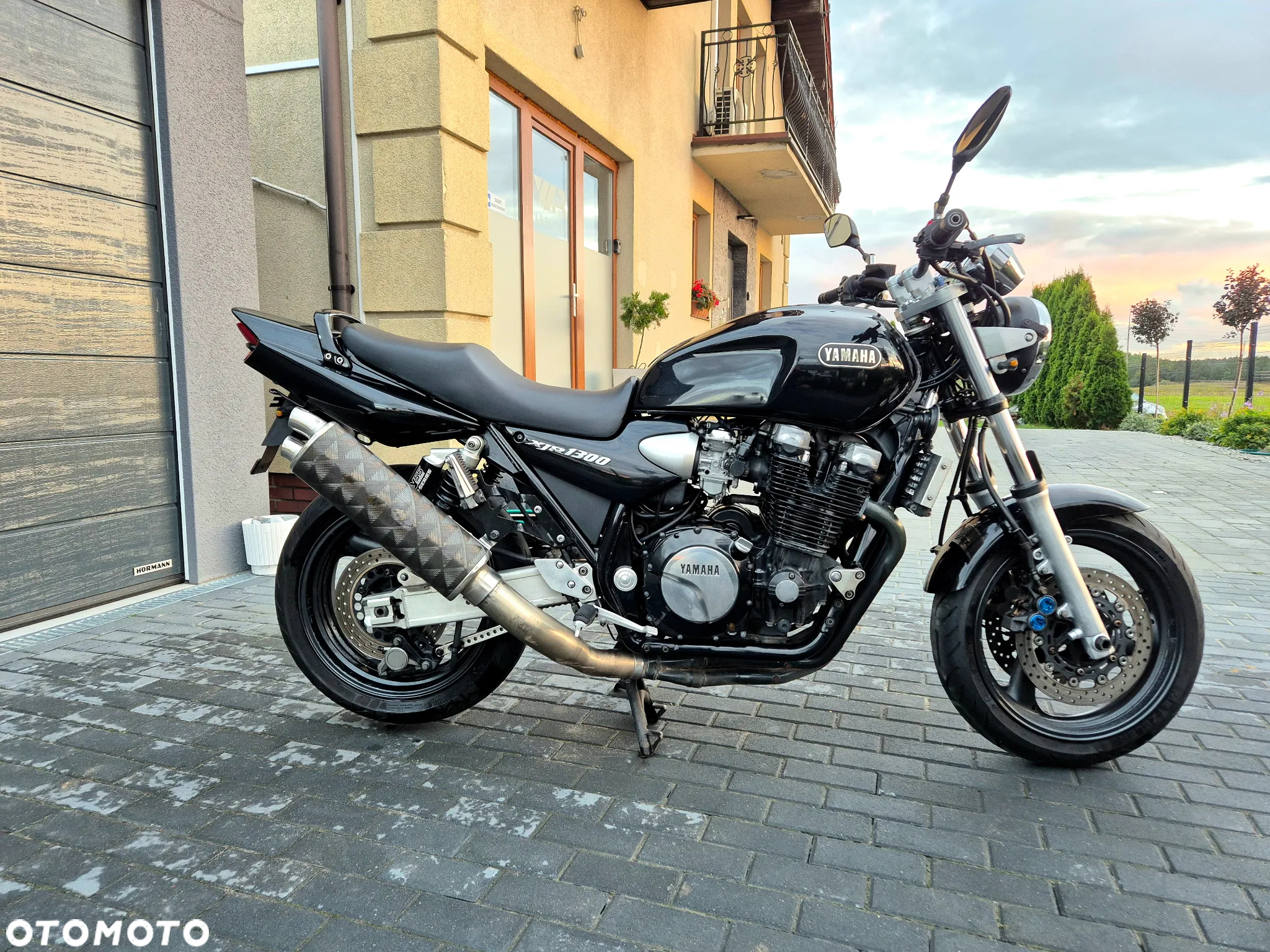 Yamaha XJR - 4