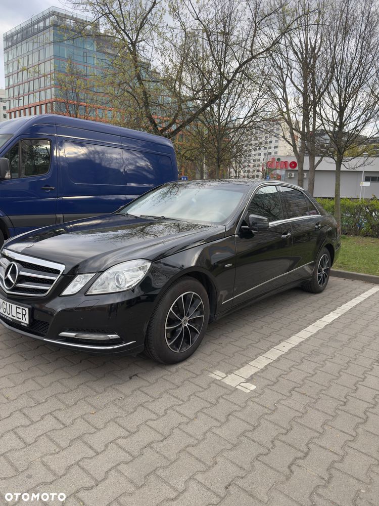 Mercedes-Benz Klasa E 200 CDI DPF BlueEFFICIENCY 7G-TRONIC Elegance - 3