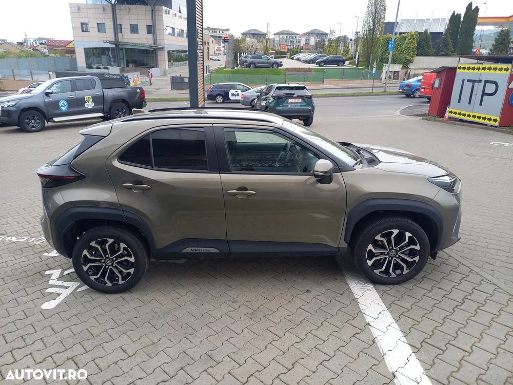 Toyota Yaris 1.5 VVT-i HSD Dynamic Bi-tone - 9