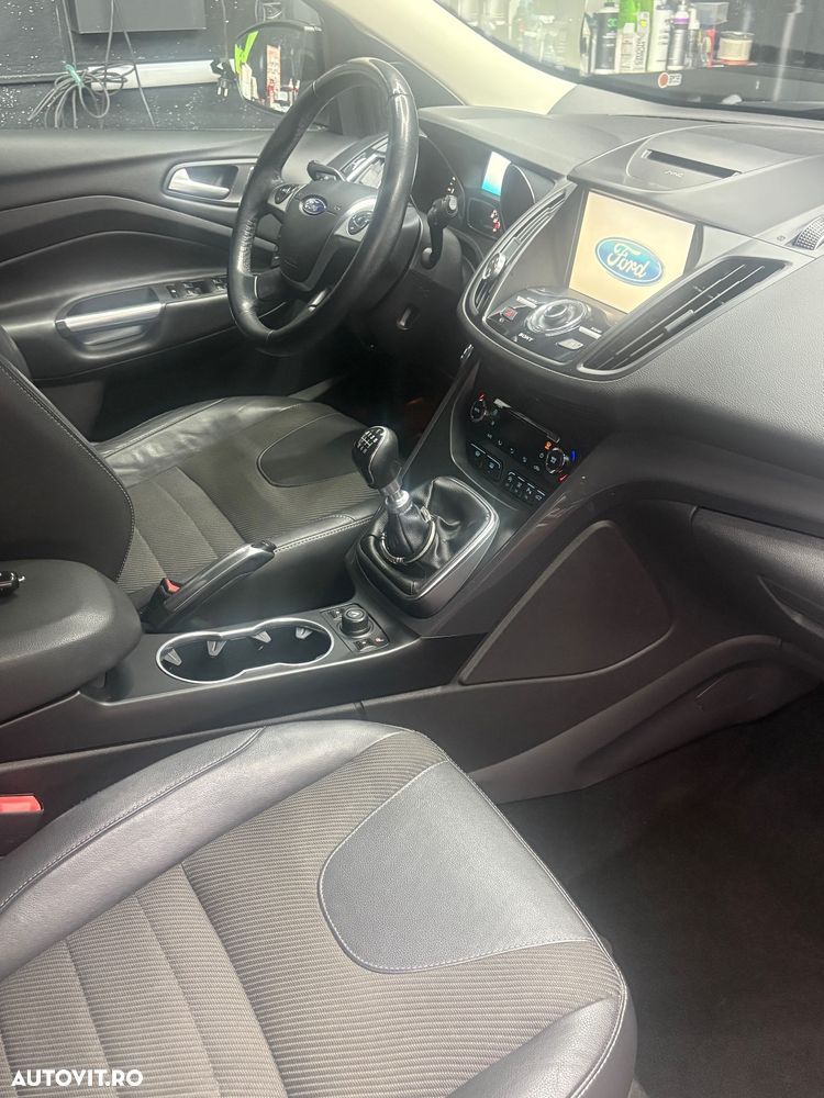 Ford Kuga 2.0 TDCi 4WD ST-Line - 16
