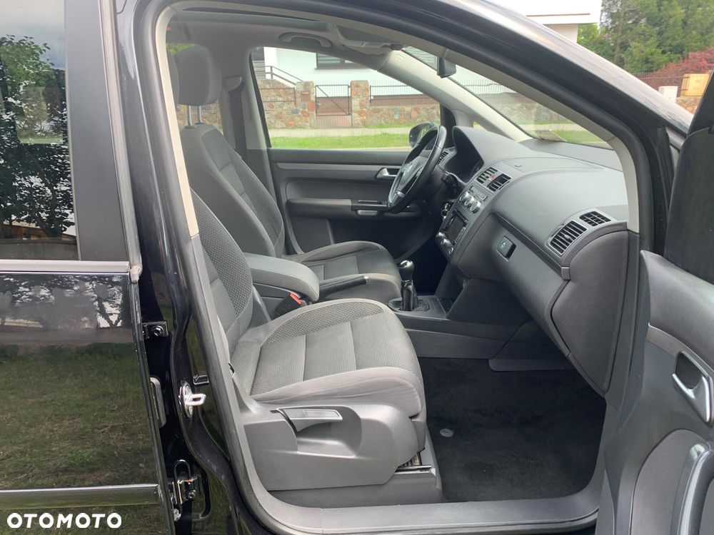 Volkswagen Touran 1.6 TDI DPF BlueMotion Technology Highline - 26