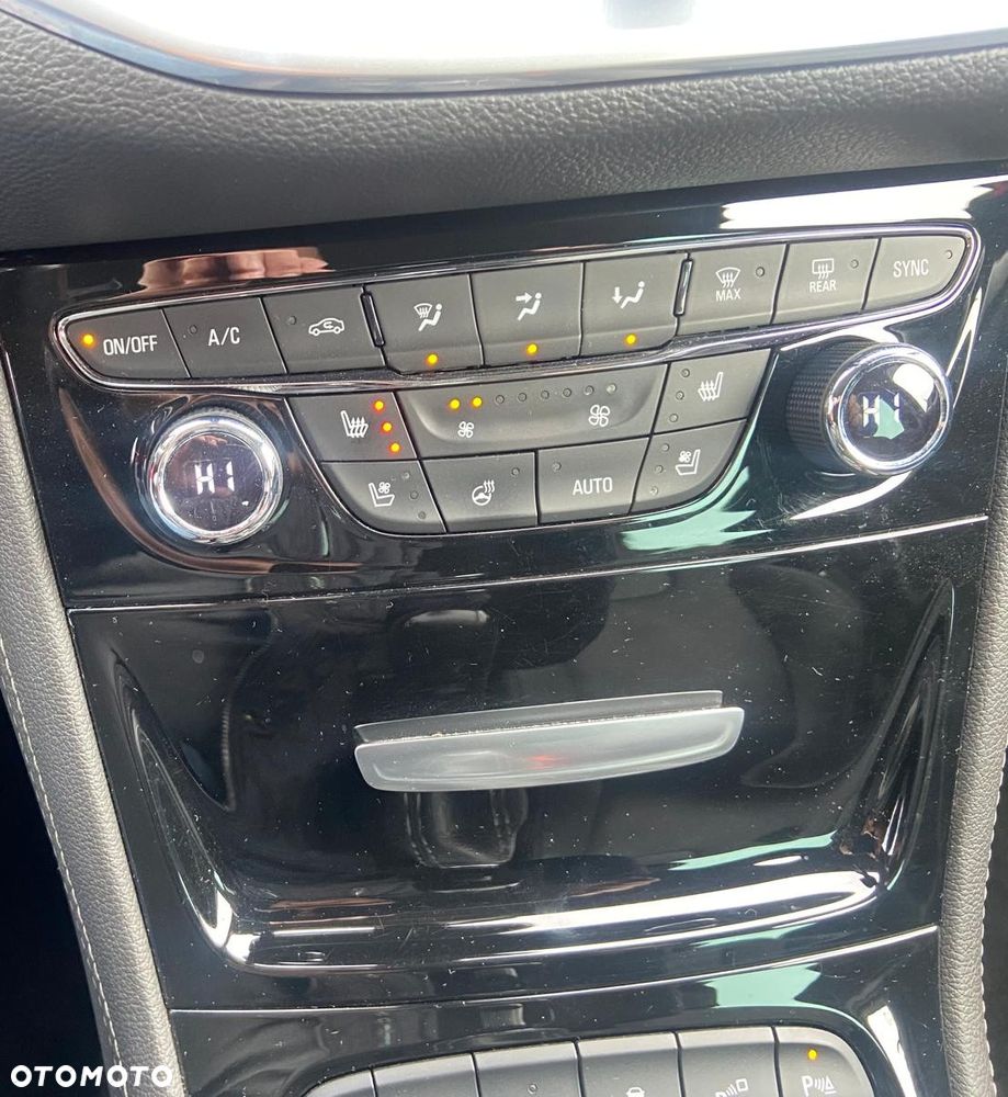 Opel Astra 1.6 BiTrb D (CDTI) Start/Stop Innovation - 27