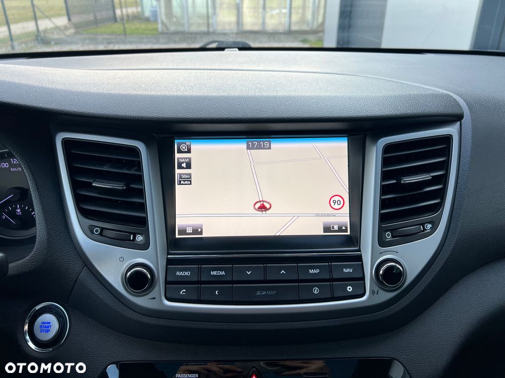 Hyundai Tucson 2.0 CRDI BlueDrive Style 2WD - 25