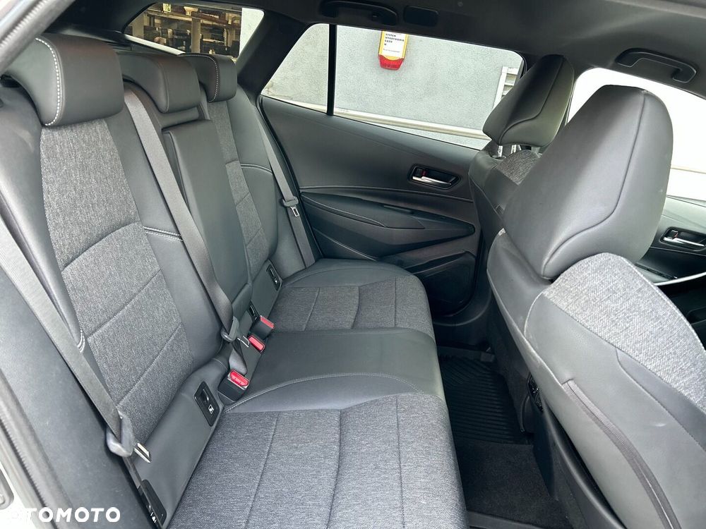 Toyota Corolla 2.0 Hybrid Comfort - 22