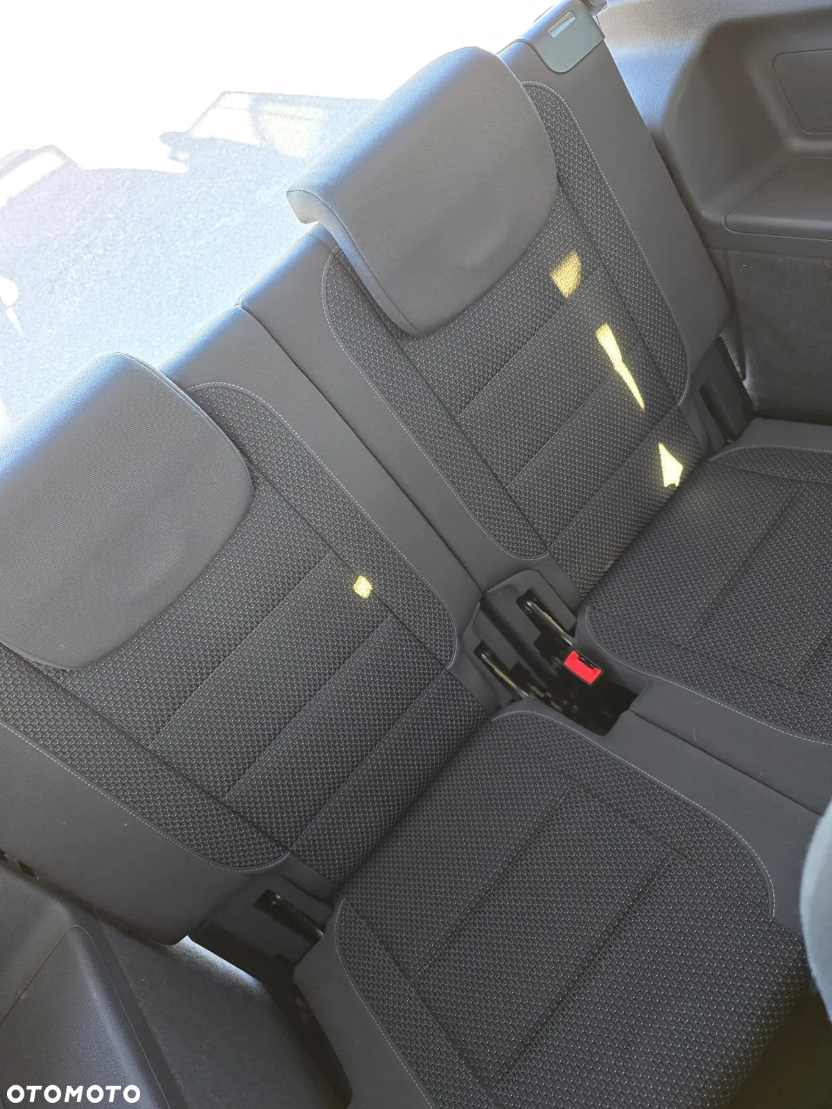 Volkswagen Touran 1.6 TDI DPF BlueMot Comfortline - 29