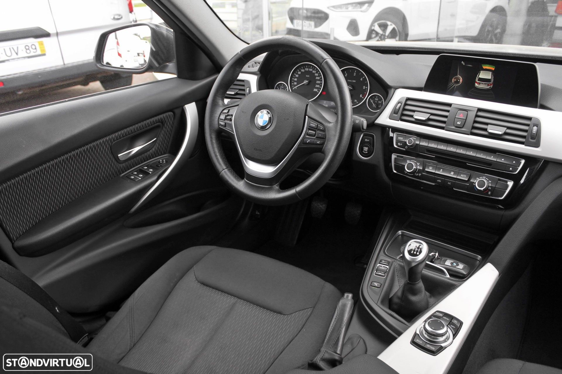 BMW 318 d Touring - 18