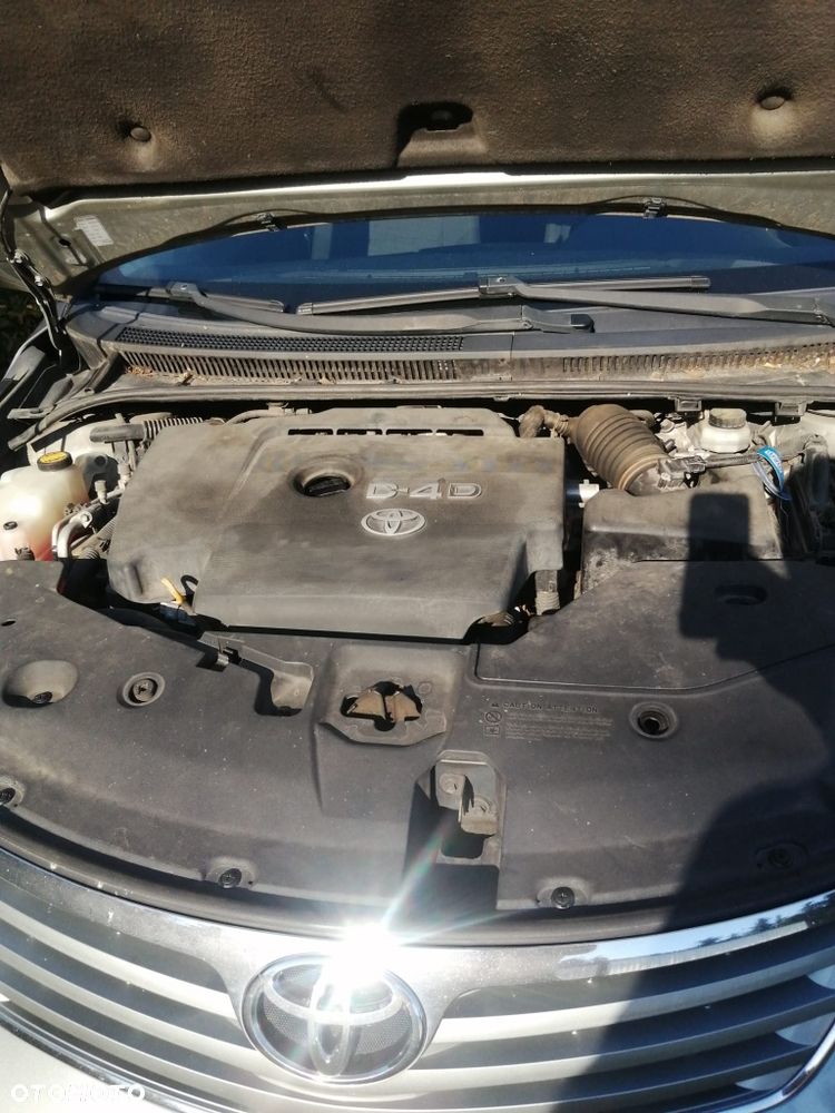 Toyota Avensis - 6