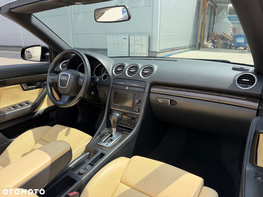 Audi A4 Cabrio 3.2 FSI Multitronic - 22