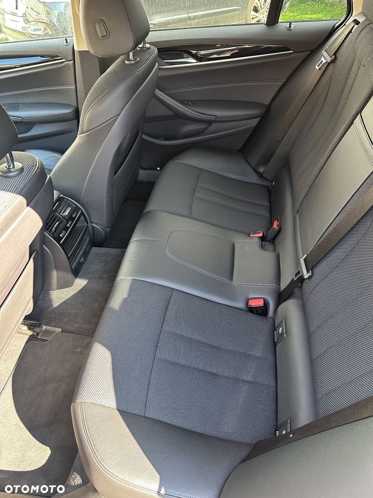 BMW Seria 5 520d Sport Line - 20