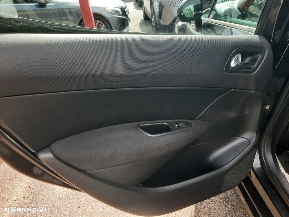 Peugeot 308 1.6 HDi Sport - 16