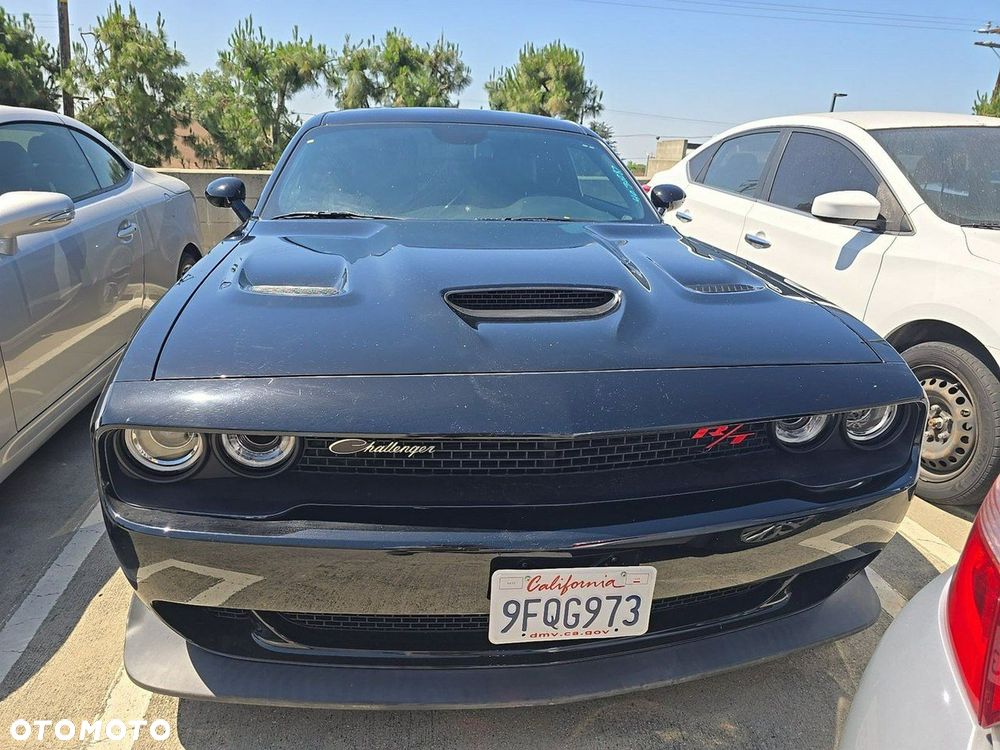Dodge Challenger - 2