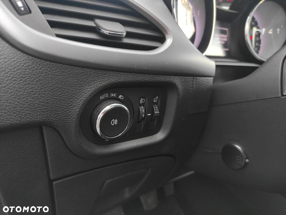 Opel Astra 1.0 T Enjoy S&S - 13