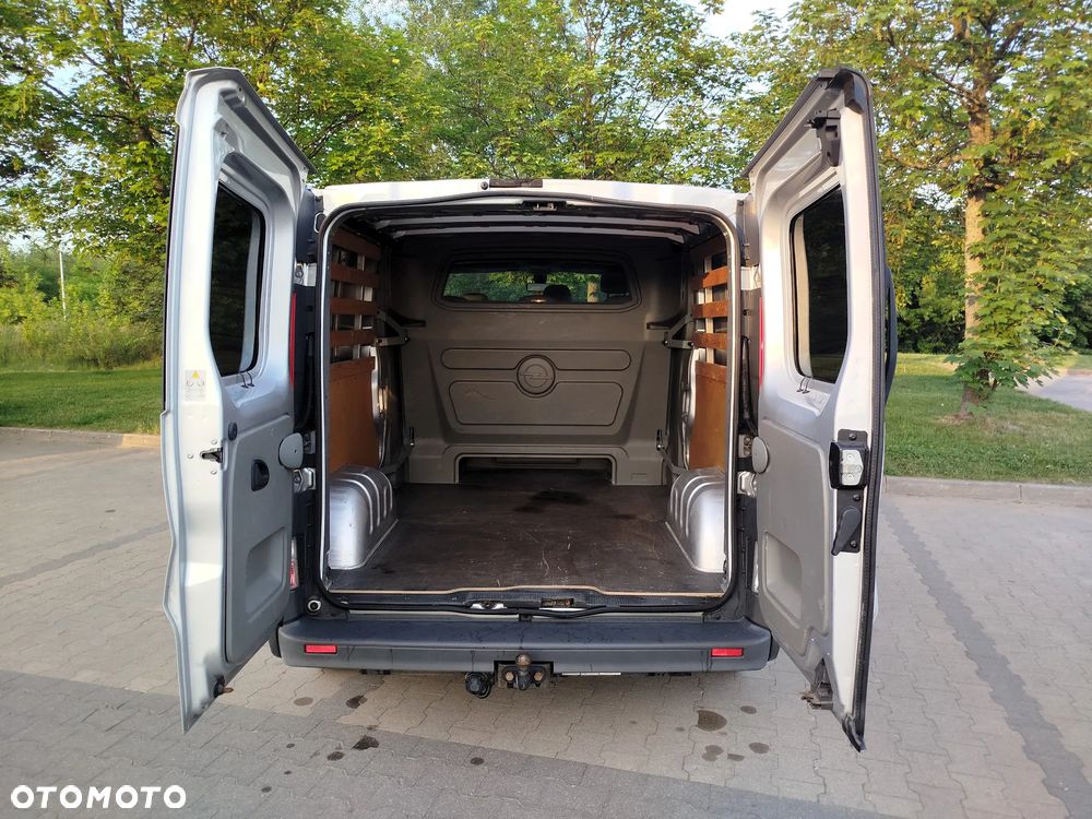 Opel Vivaro - 10
