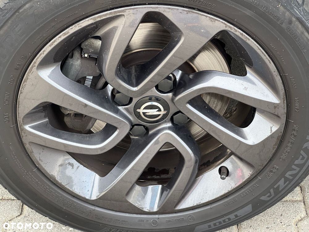 Opel Crossland X 1.2 T Design Line S&S - 11