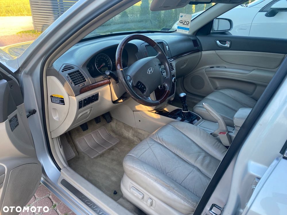 Hyundai Sonata - 22