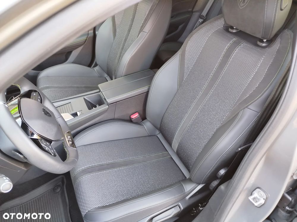 Peugeot 308 1.2 mHEV GT S&S e-DCS6 - 14