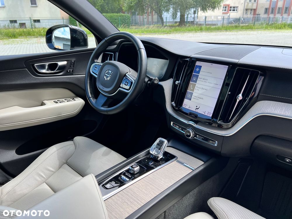 Volvo XC 60 B4 D AWD Geartronic Inscription - 28