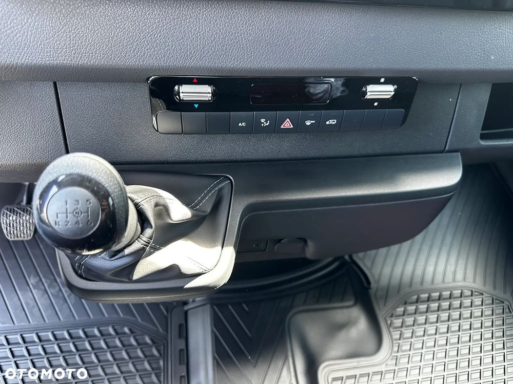 Mercedes-Benz Sprinter - 20