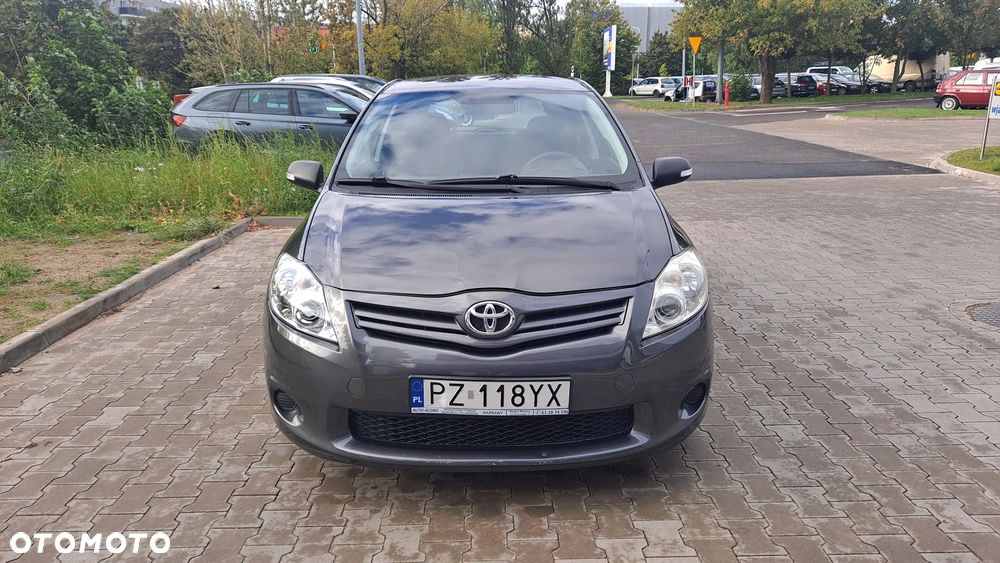 Toyota Auris 2010 photo 5