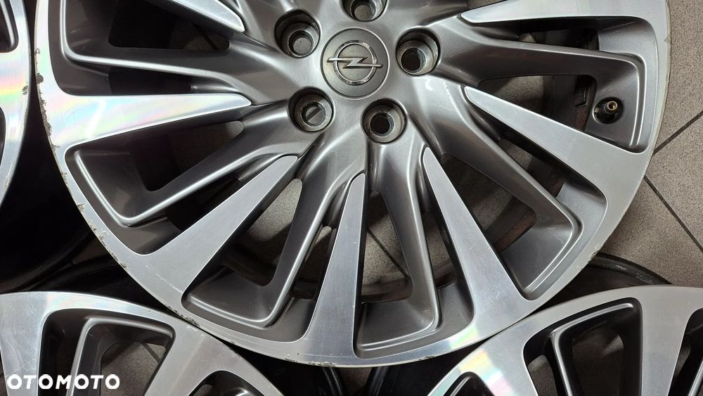 Felgi Aluminiowe 18 Opel Astra K 5x105 ET 44 - 9