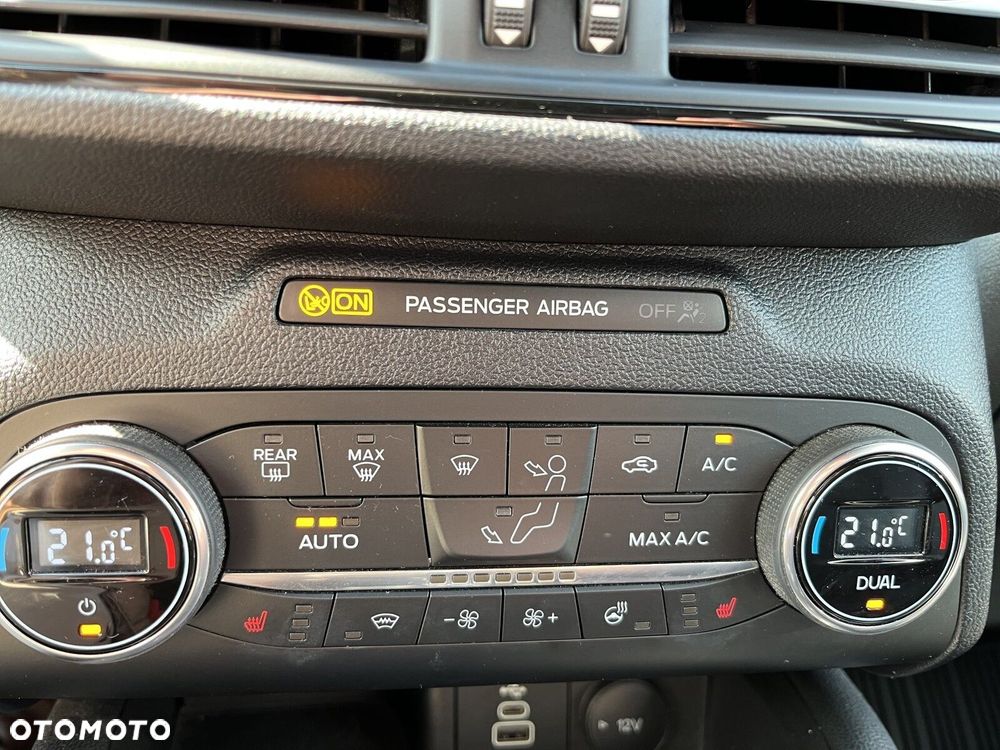 Ford Kuga - 32