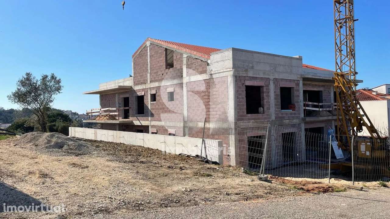 Apartamento T2 com sótão e garagem em construção - Grande imagem: 3/17